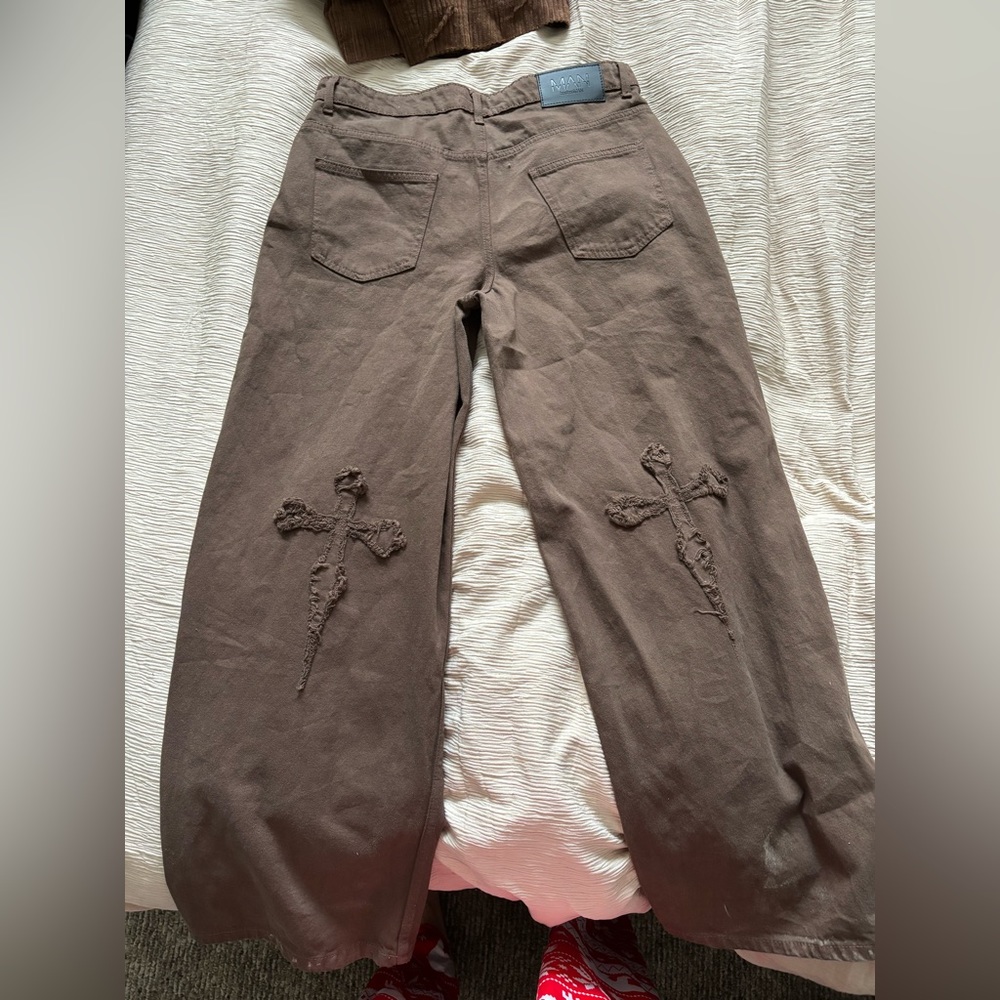 BoohooMAN Cross flared jeans